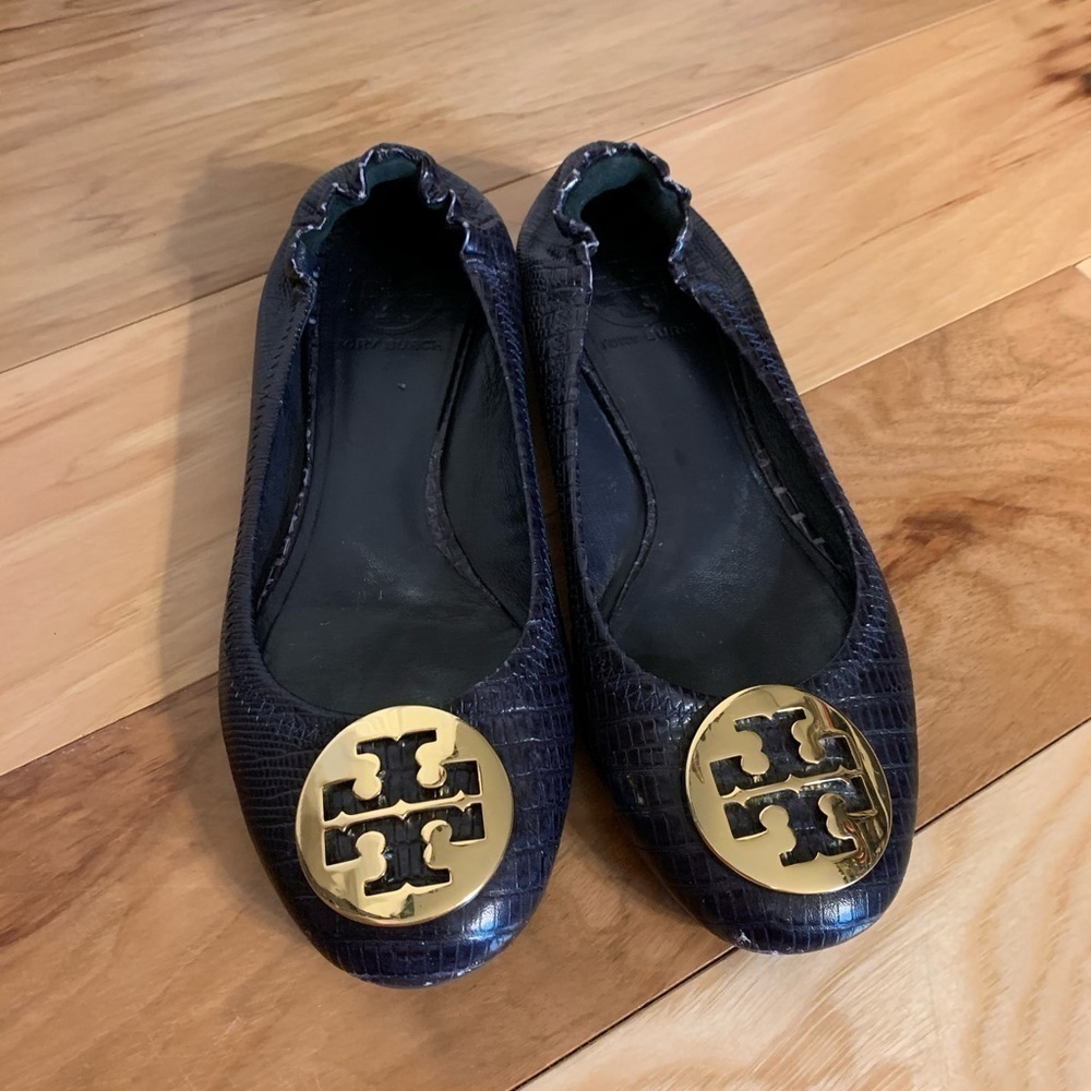 Tory Burch purple lizard embossed Reva 7